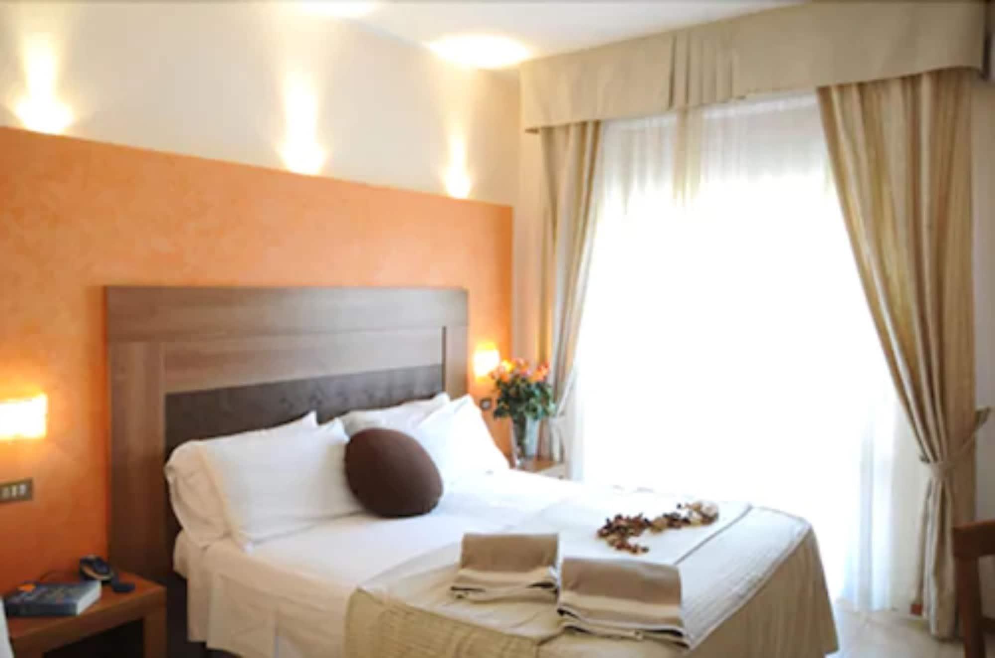 Hotel I Due Cigni Montepulciano Stazione Esterno foto
