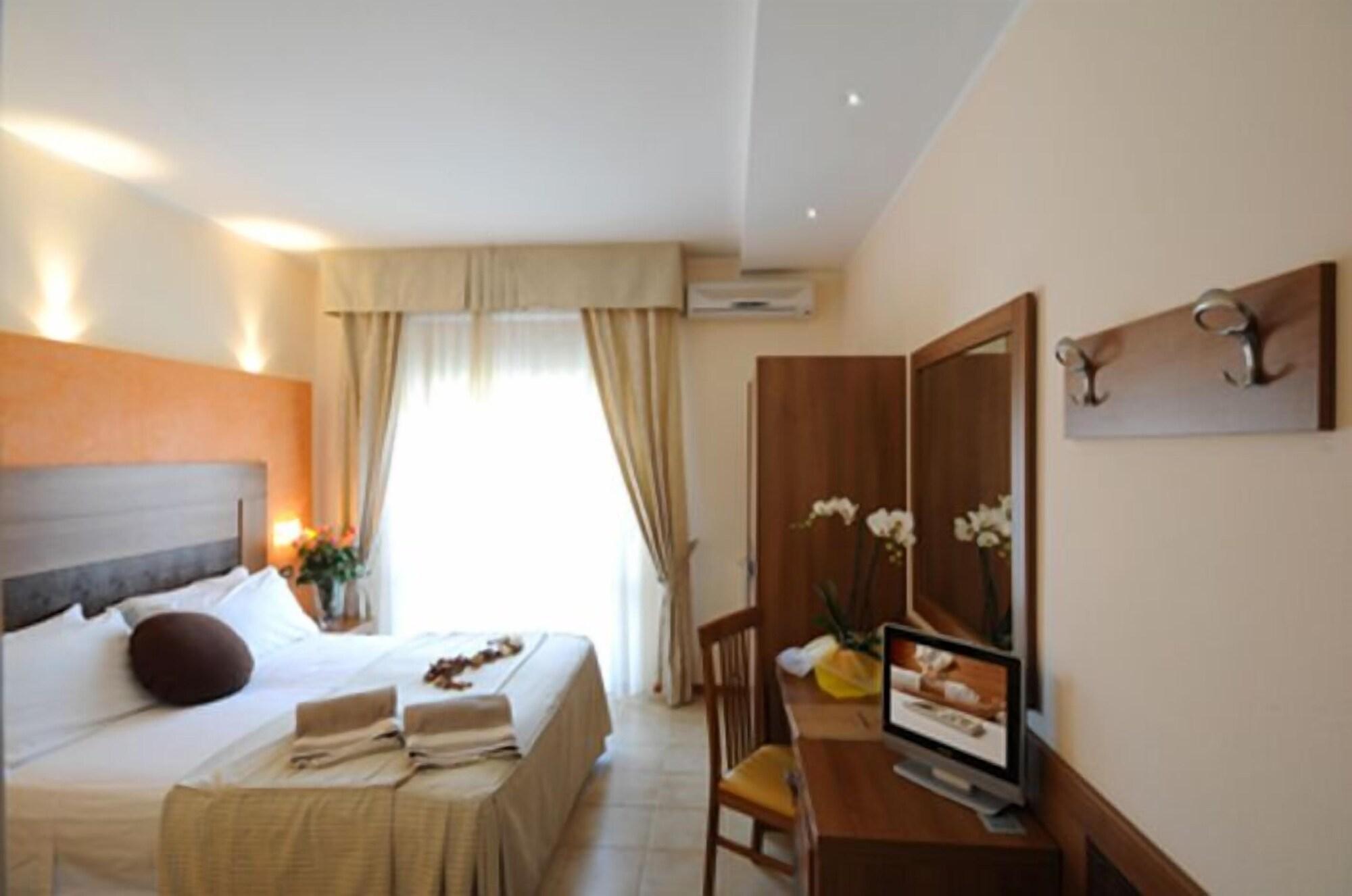 Hotel I Due Cigni Montepulciano Stazione Esterno foto