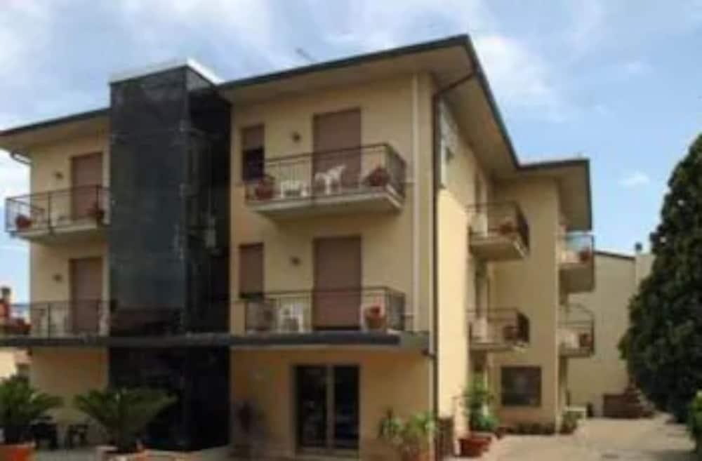 Hotel I Due Cigni Montepulciano Stazione Esterno foto
